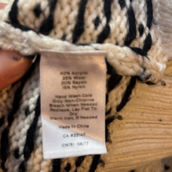 Talbots Fair Isle Pom Pom Sweater Size L - Picture 5 of 14